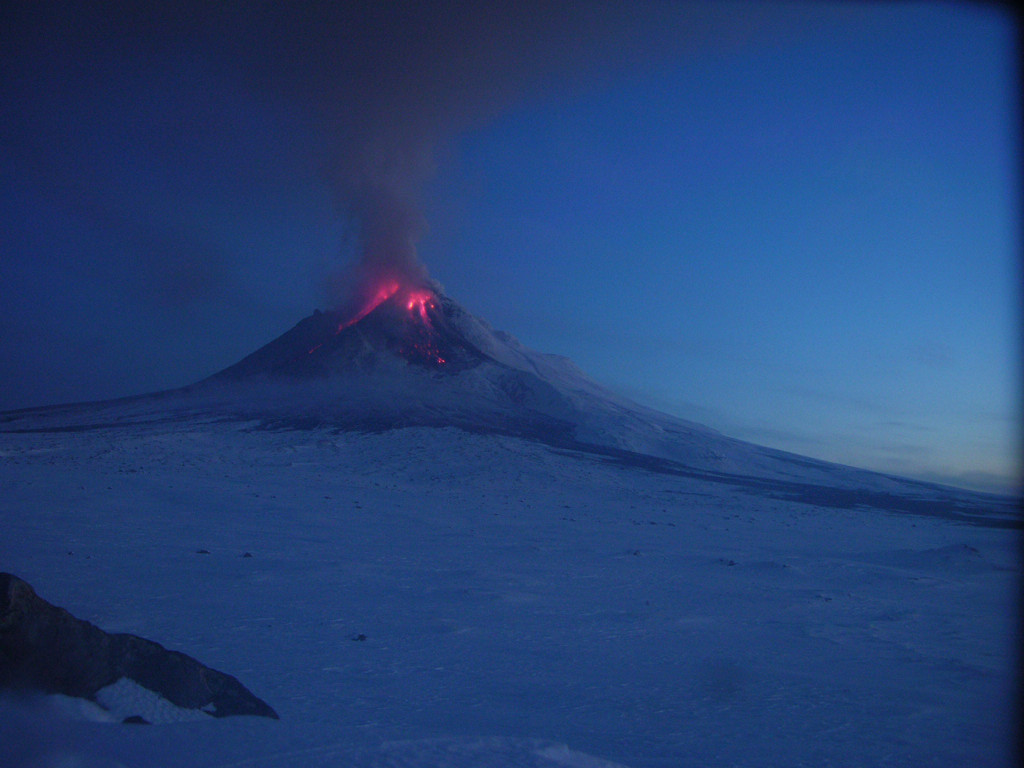 Augustine Volcano captured by the Burr Point time-lapse camera March6, 2006, showing active lava flow / Courtesy USGS